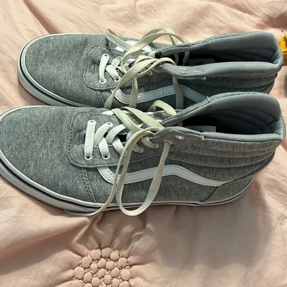 Vans - Picture 1 of 3